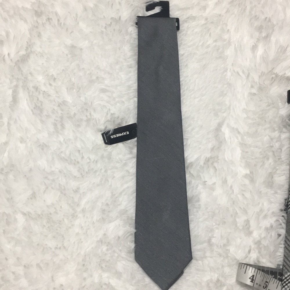 Express men’s tie